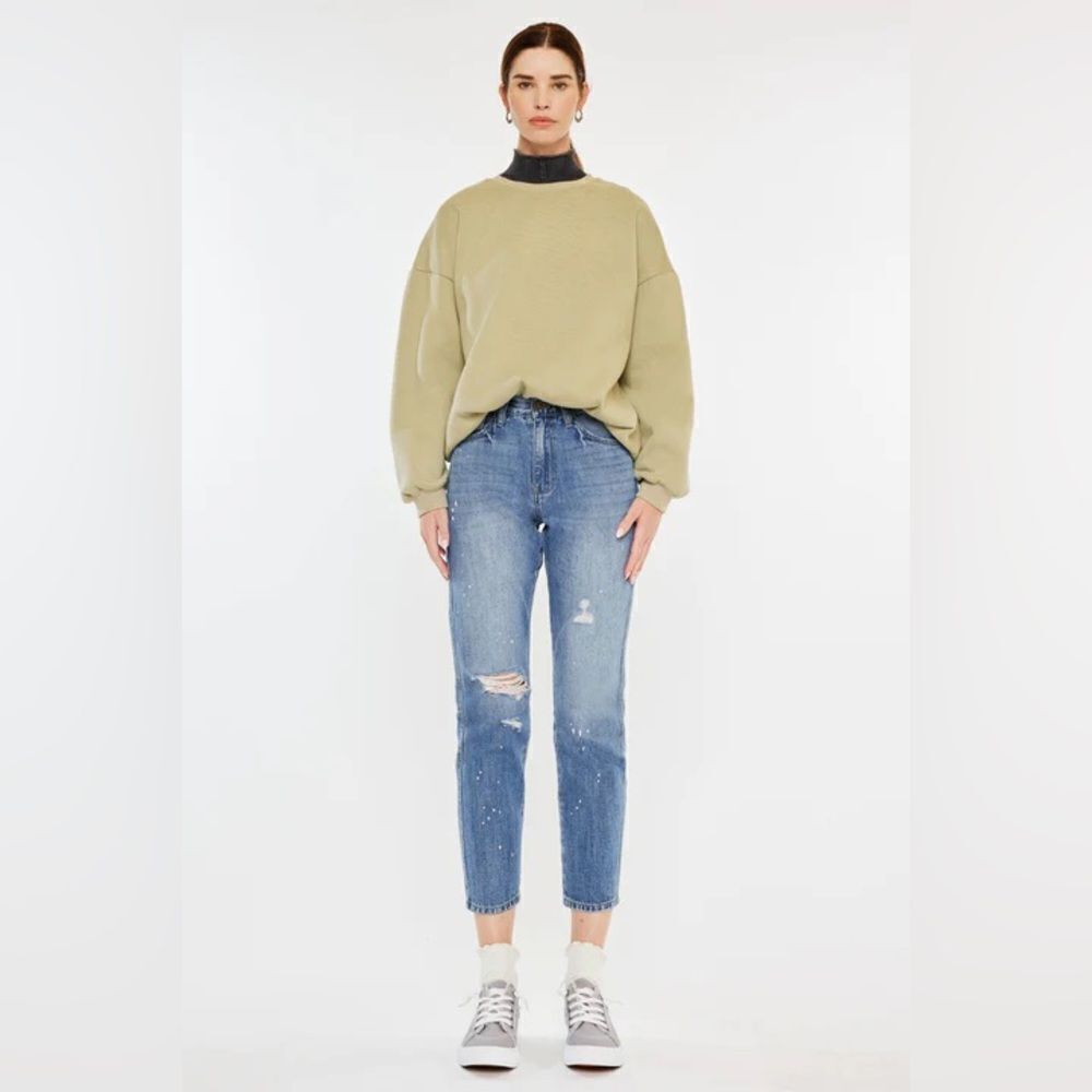 NWT KANCAN LORALEI HIGH RISE MOM JEAN WITH DISTRESSING SIZE 28